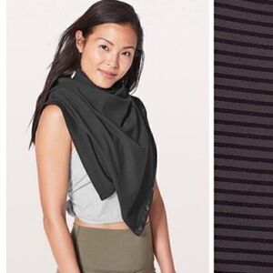 Lululemon Vinyasa Scarf Rulu — Black & Grey Striped Snap Infinity Wrap